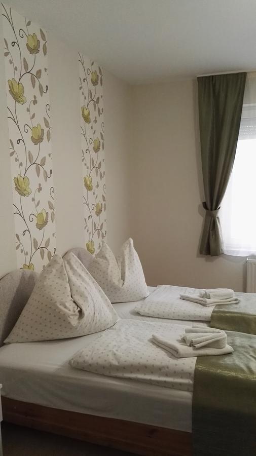Astoria Panzio Bed & Breakfast Hévíz Dış mekan fotoğraf
