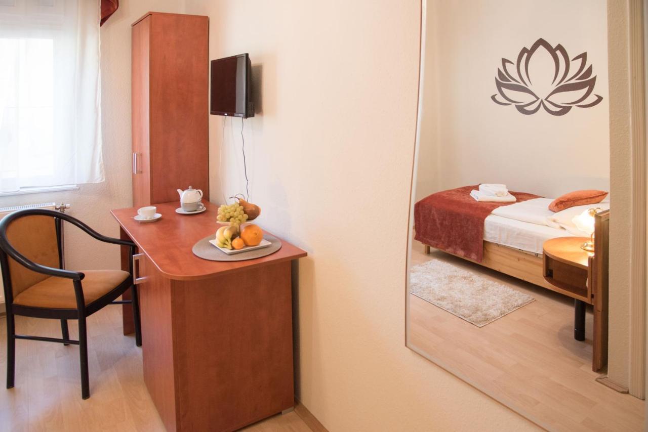 Astoria Panzio Bed & Breakfast Hévíz Dış mekan fotoğraf