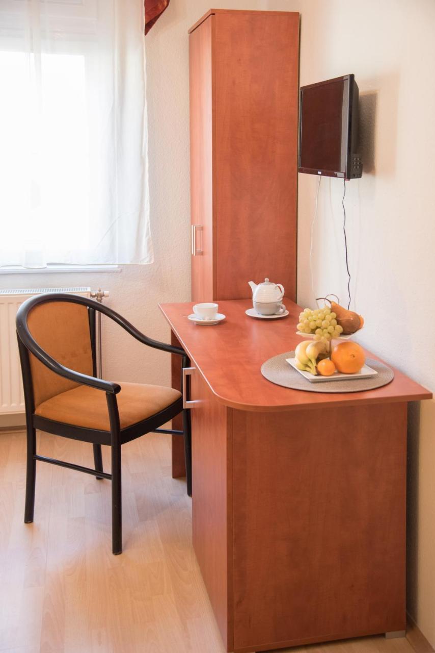 Astoria Panzio Bed & Breakfast Hévíz Dış mekan fotoğraf