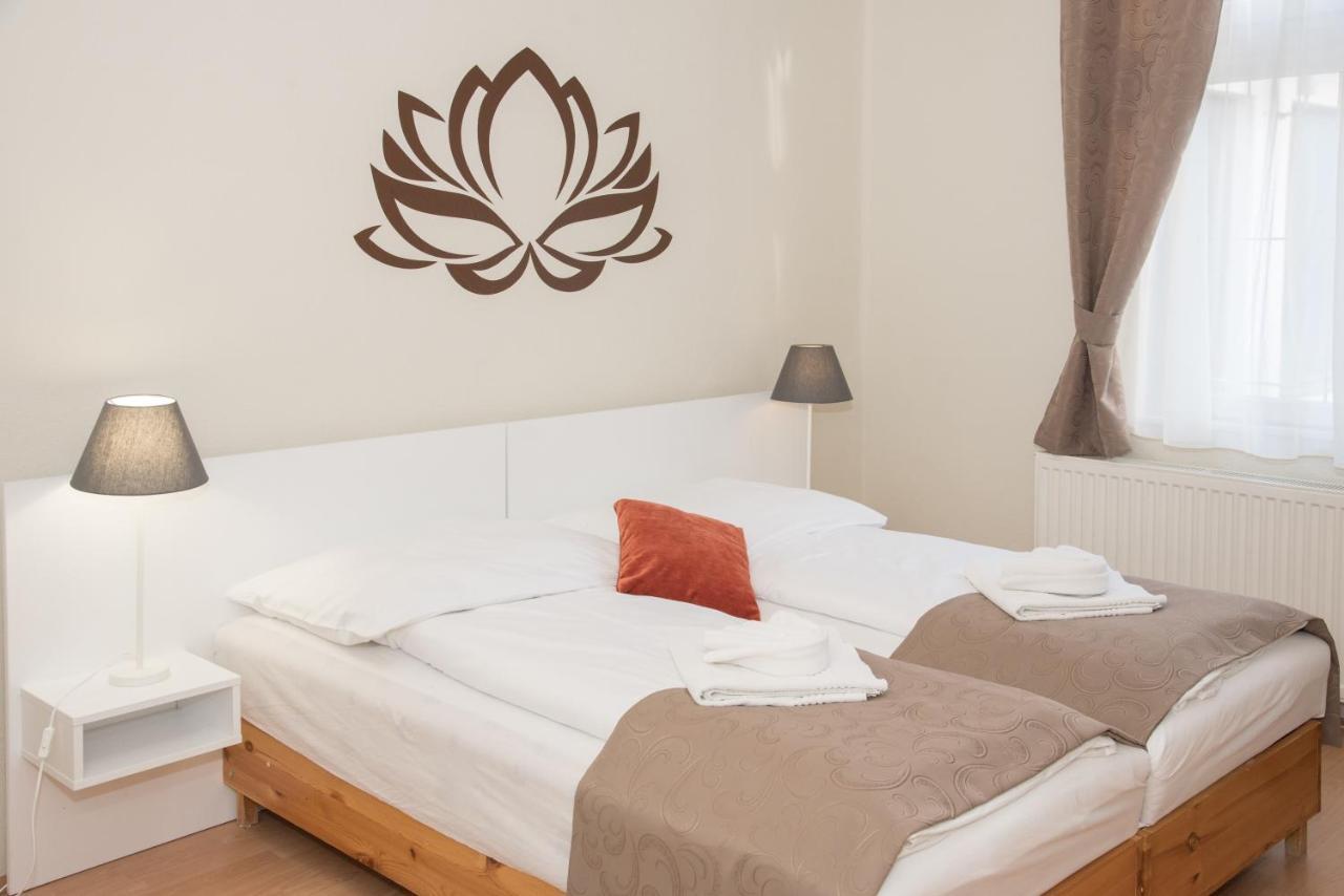 Astoria Panzio Bed & Breakfast Hévíz Dış mekan fotoğraf